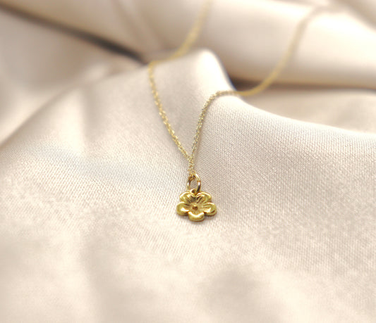 14k Yellow Gold Flower Pendant Necklace